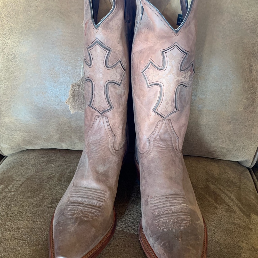 Women's Western Boots in Tan